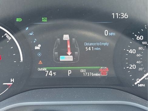 Used 2026 Toyota Sienna LE FWD image 11