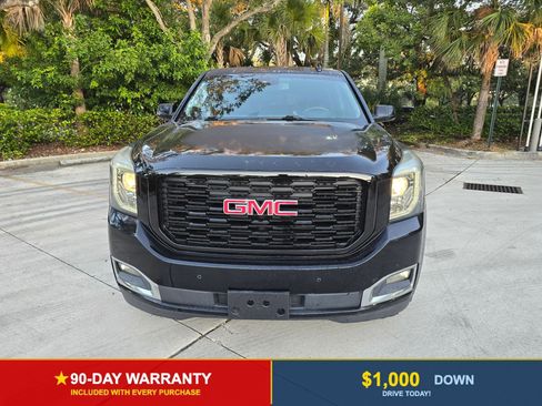 Used 2017 GMC Yukon XL SLT image 2