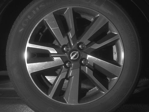 Used 2025 Nissan Versa SV image 15