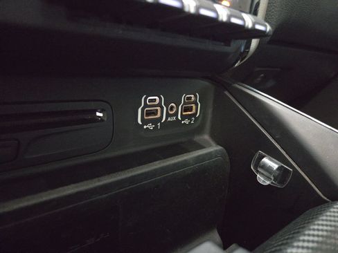 Used 2019 RAM 1500 Laramie AWD/4WD image 28