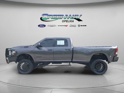 Used 2022 RAM 3500 Big Horn w/ Night Edition AWD/4WD image 4