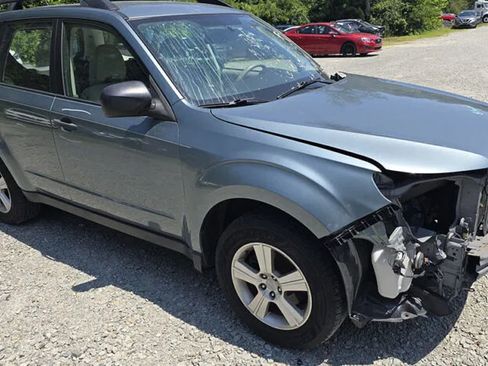 Used 2013 Subaru Forester 2.5X w/ Popular Pkg 3 AWD/4WD image 4