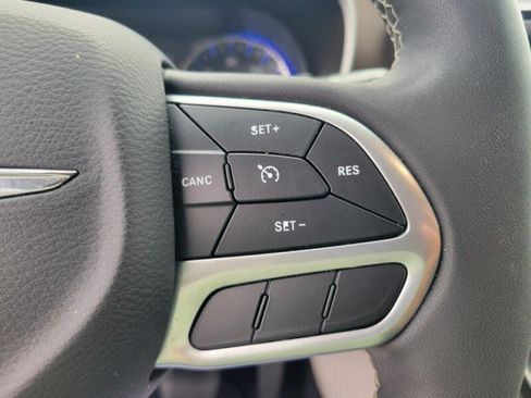 Used 2023 Chrysler Voyager LX FWD image 19