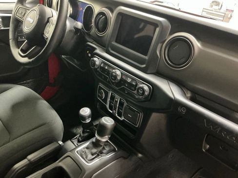 Used 2021 Jeep Wrangler Unlimited Sport image 29