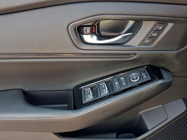 Used 2023 Honda Accord Touring image 13