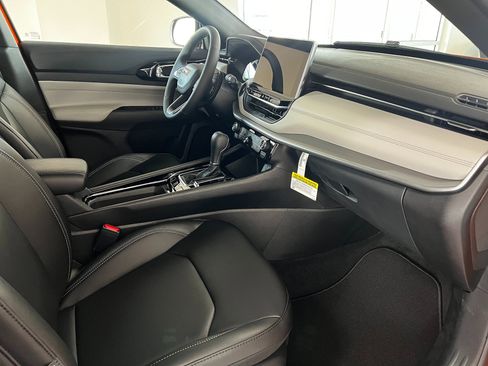 New 2026 Jeep Compass Limited AWD/4WD image 28