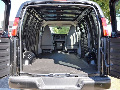 New 2025 GMC Savana 3500 w/ Driver Convenience Package image 7