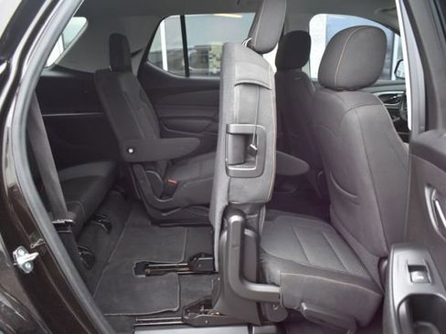 Used 2018 Chevrolet Traverse LT image 42