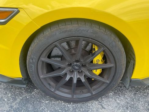 Used 2017 Ford Mustang Shelby GT350 w/ Convenience Package RWD image 10