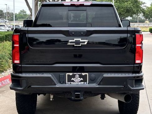 Used 2025 Chevrolet Silverado 2500 LTZ w/ LTZ Plus Package AWD/4WD image 5