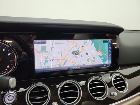 Used 2019 Mercedes-Benz E 300 image 17