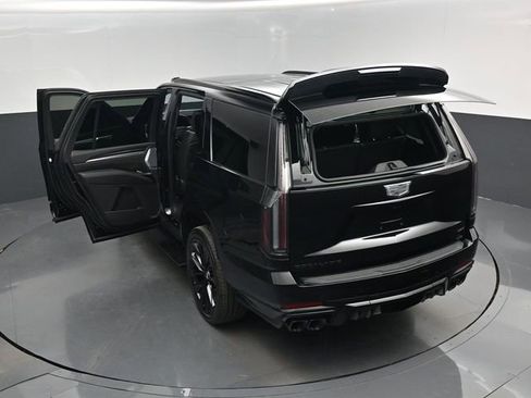 Used 2026 Cadillac Escalade V w/ LPO, ONYX Package AWD/4WD image 30