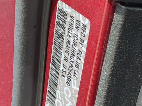 Used 2023 Jeep Grand Cherokee Altitude AWD/4WD image 34