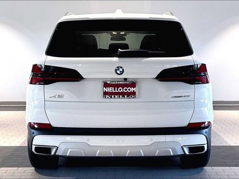 Used 2026 BMW X5 xDrive40i AWD/4WD image 9