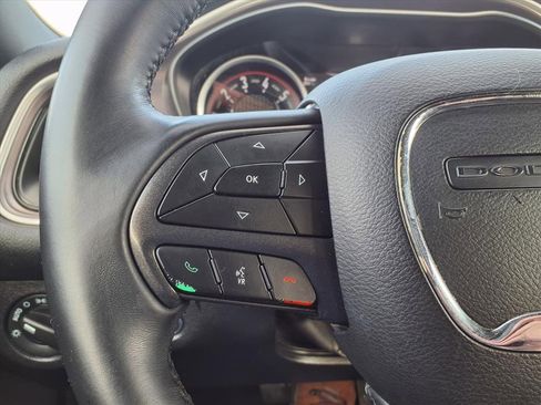 Used 2019 Dodge Challenger SXT image 21