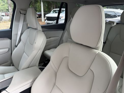 Used 2024 Volvo XC90 B5 Plus w/ Protection Package Premier AWD/4WD image 19