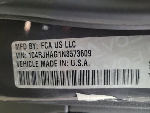 Used 2022 Jeep Grand Cherokee Laredo w/ Luxury Tech Group I AWD/4WD image 33