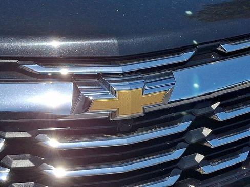 Used 2025 Chevrolet Equinox LT FWD image 4