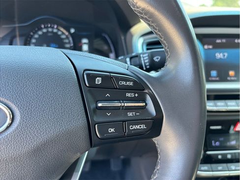 Used 2017 Hyundai Ioniq Limited FWD image 20
