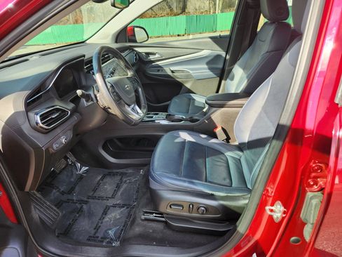 Used 2022 Chevrolet Bolt EUV LT w/ Convenience Package image 23