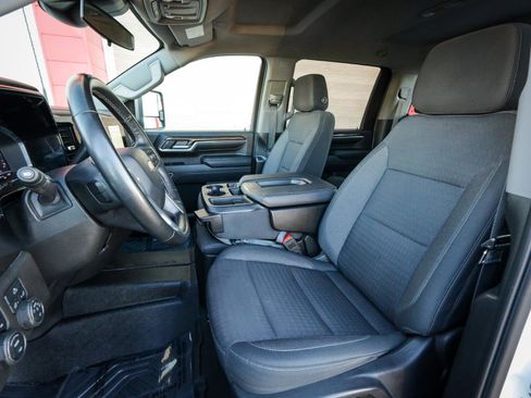 Used 2024 Chevrolet Silverado 2500 LT w/ Convenience Package image 13