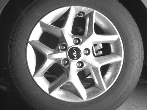 Used 2025 Kia Soul LX w/ LX Technology Package FWD image 17