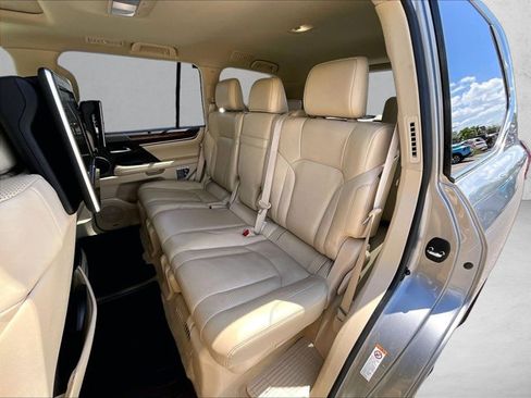 Used 2017 Lexus LX 570 4WD w/ Luxury Package image 25