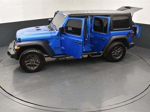 Used 2024 Jeep Wrangler Sport S image 30