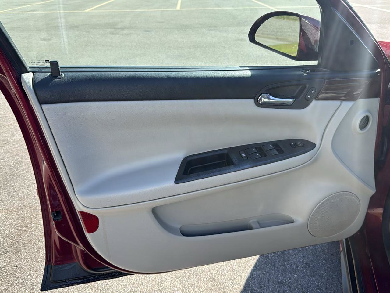 Used 2011 Chevrolet Impala LT FWD image 9