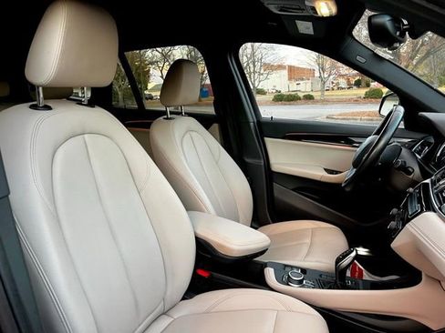 Used 2021 BMW X1 sDrive28i w/ Premium Package image 27