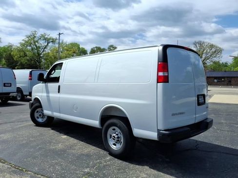 New 2026 GMC Savana 2500 w/ Driver Convenience Package RWD image 10