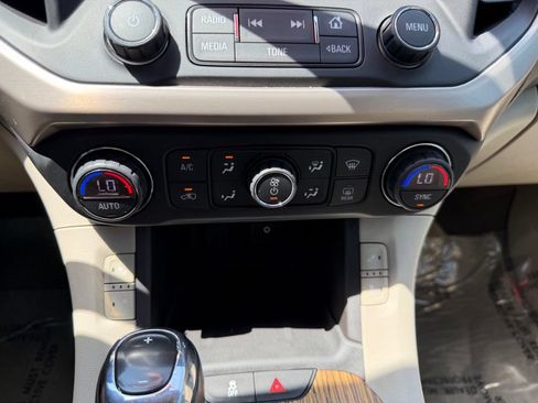 Used 2017 GMC Acadia Denali w/ Technology Package FWD image 27