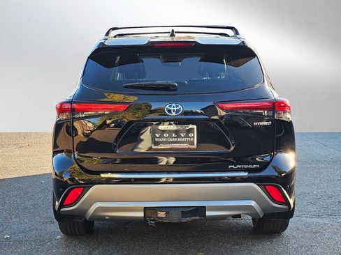 Used 2021 Toyota Highlander Platinum image 4
