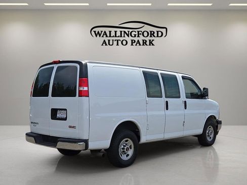 Used 2017 GMC Savana 2500 RWD image 4