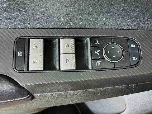 Used 2024 Mitsubishi Outlander SE FWD image 15
