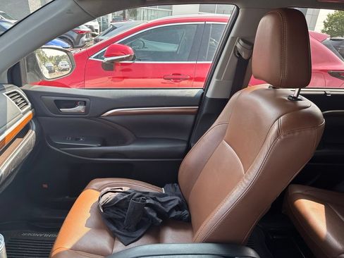 Used 2018 Toyota Highlander Limited AWD/4WD image 20