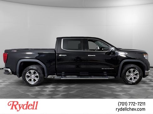 Used 2022 GMC Sierra 1500 SLT w/ SLT Convenience Package AWD/4WD image 6
