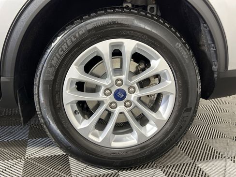 Used 2020 Ford Escape SE image 12