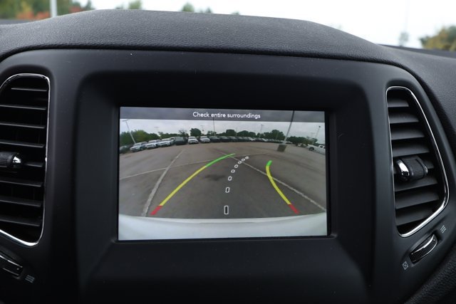 Used 2019 Jeep Compass Sport w/ Tech Group FWD image 9