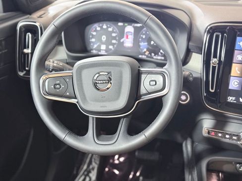 Used 2022 Volvo XC40 T5 Inscription w/ Climate Package AWD/4WD image 12