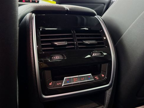 New 2026 BMW X6 xDrive40i w/ Executive Package image 27