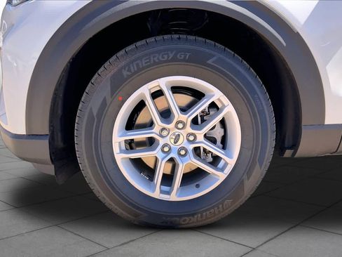 New 2026 Ford Explorer Active RWD image 11