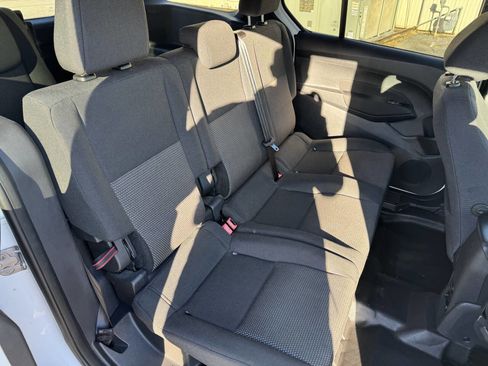 Used 2017 Ford Transit Connect XL image 6
