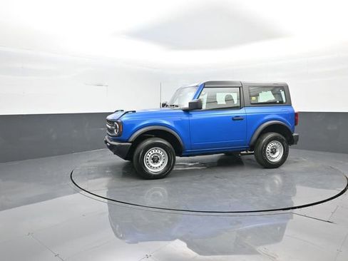 New 2026 Ford Bronco Base image 4