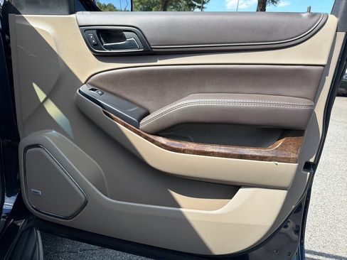 Used 2020 Chevrolet Tahoe LT w/ Luxury Package RWD image 36