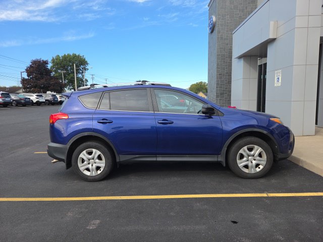 Used 2015 Toyota RAV4 LE AWD/4WD image 3