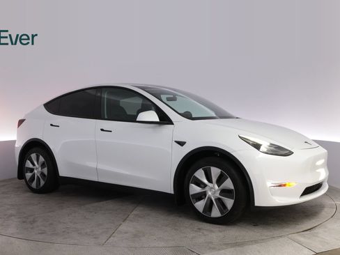 Used 2023 Tesla Model Y Long Range AWD/4WD image 14