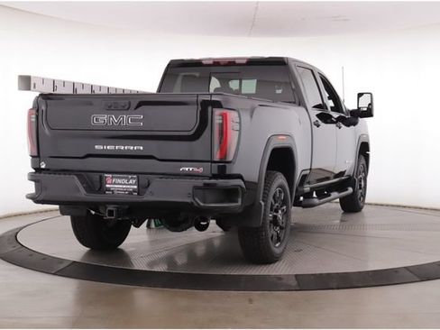 Used 2024 GMC Sierra 2500 AT4 w/ Technology Package AWD/4WD image 7