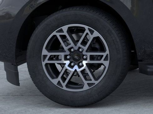 New 2025 Ford Expedition Active image 19