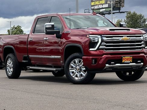 Used 2024 Chevrolet Silverado 3500 High Country w/ High Country Premium Package AWD/4WD image 2